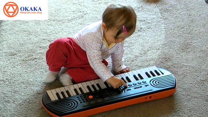 ..chuyển hướng bé sang chơi đàn nhưng không biết chọn loại nào để giúp bé làm quen với âm nhạc mà lại đủ sức “dứt” bé ra khỏi màn hình điện thoại, iPad. 