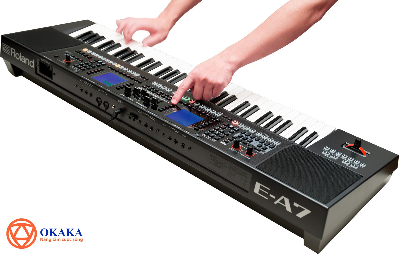 Đàn Organ Roland E-A7, model mới nhất của Roland được rất nhiều nhạc công nổi tiếng thế giới đánh giá cao, rất đáng để bạn cân nhắc.